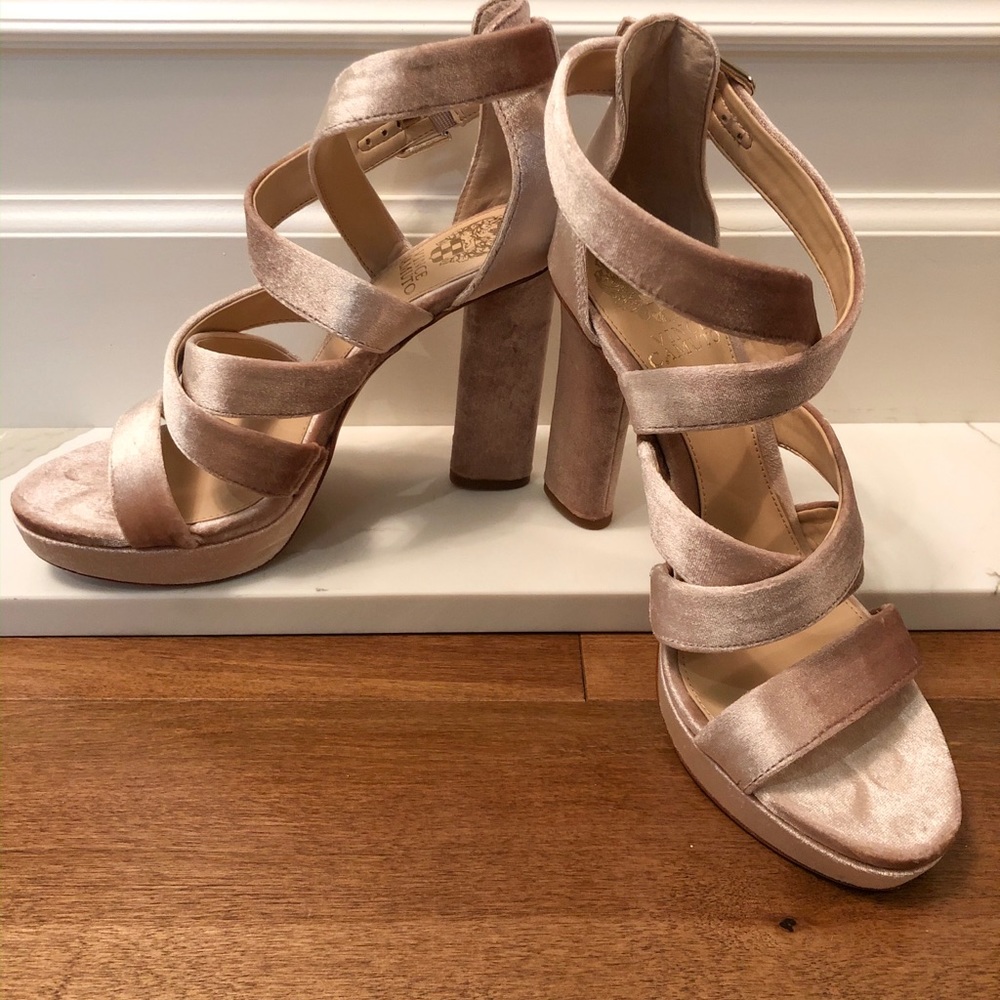 🪷 Vince Camuto Blush Pink Velvet Strappy Block Heels